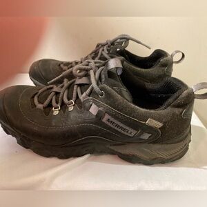 Nice women’s size 8 Merrell hiking shoes.